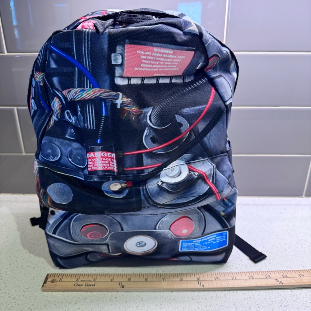 Kids / teen Graphic Print Backpack NWOT - Picture 8 of 16